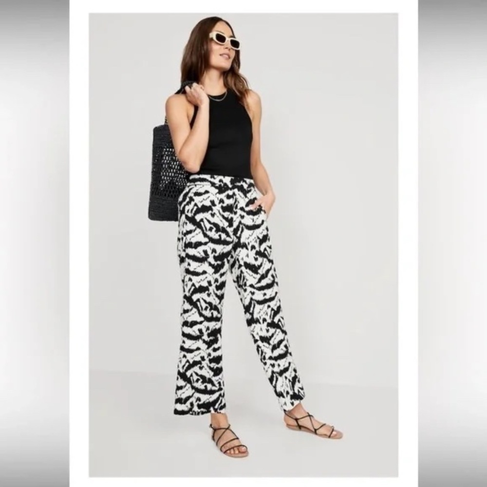 Old Navy High-Waisted Playa Soft-Spun Wide Leg Black White Print Pants - XS/S